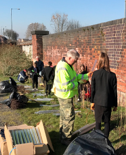 hedge planting by local schools at goldthorpe embankment