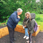 schoolchildren with Alan at Goldthorpe Embankment