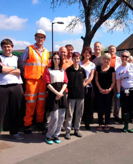 the bridge painting team pictured at goldthorpe embankment